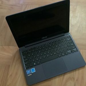 Asus Vivobook E12 11.6